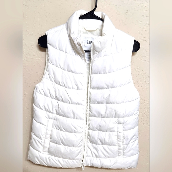 GAP Jackets & Blazers - Gap Women's Small White Puffer Vest